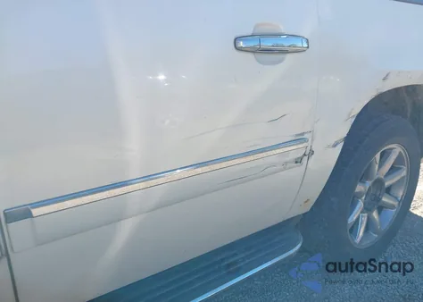 2011 GMC Yukon Xl 1500 Denali z USA, uszkodzony, nr VIN 1GKS2MEF4BR204875